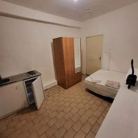 Au Rez De Chaussee *